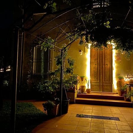 Bed and Breakfast Caligo Специя Экстерьер фото